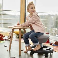 Ergonomischer Hocker auf Rollen Kinderhocker aeris swoppster